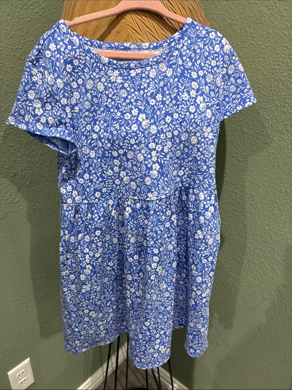 wonder nation Blue and White Floral Tee Dress—M: NWOT